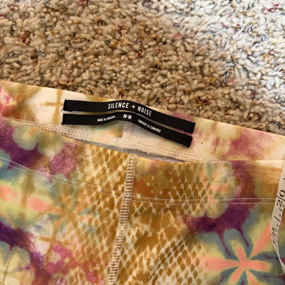 Urban Outfitters Silence + Noise Tina Flared Crop Patterned Floral Flare Pants - Picture 4 of 13